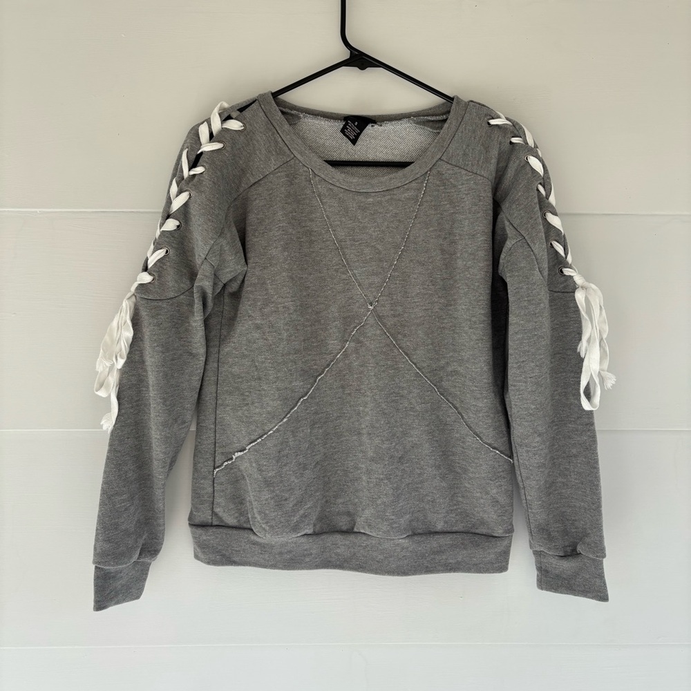 Rue 21 Women’s Small Gray Pullover Long Lace Up Corset Style Sleeves Sweater